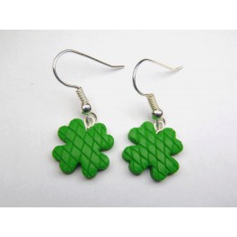 Fimo cloverleaf pattern hook